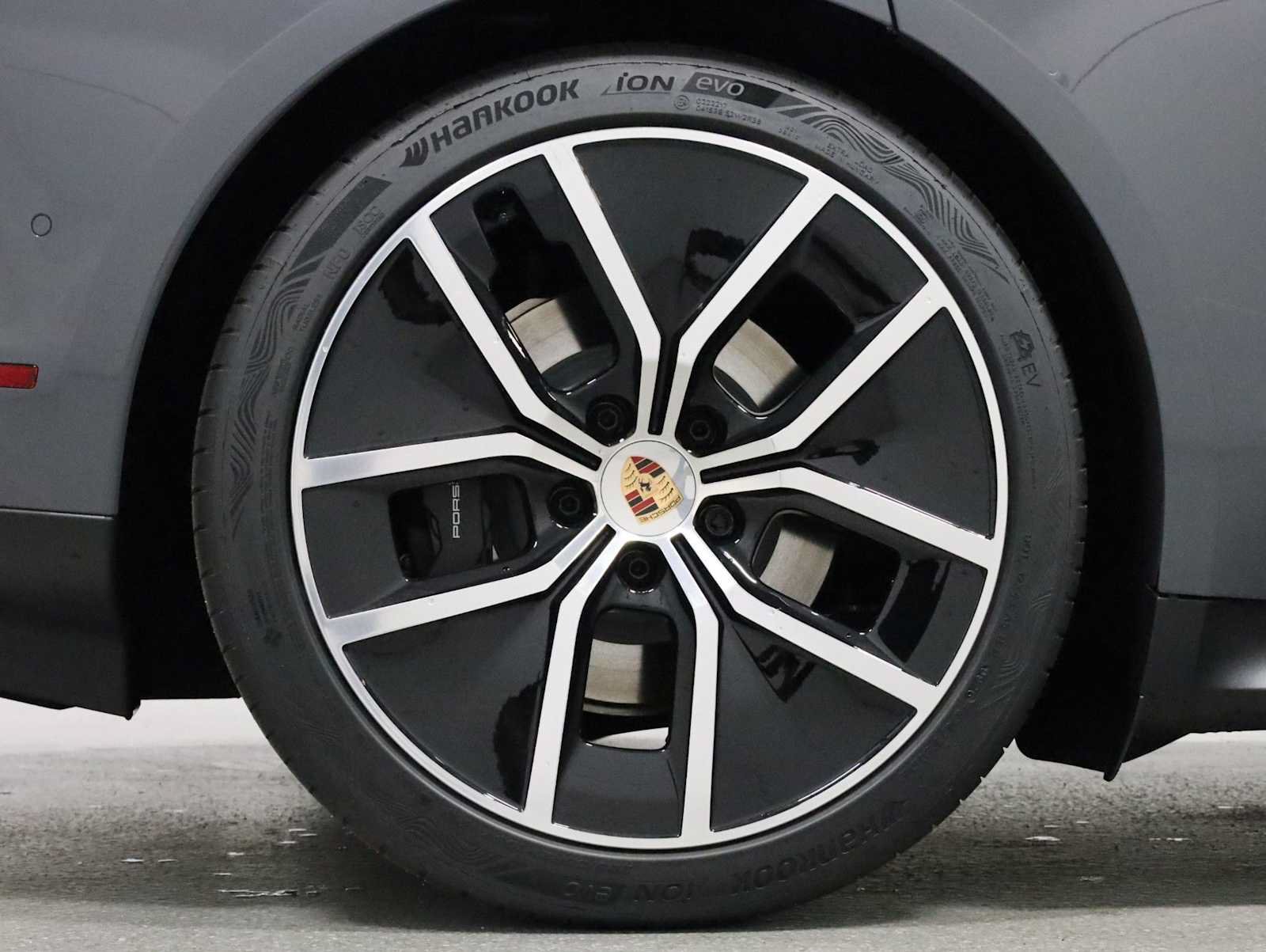 New 2026 Porsche Taycan AWD/4WD image 36