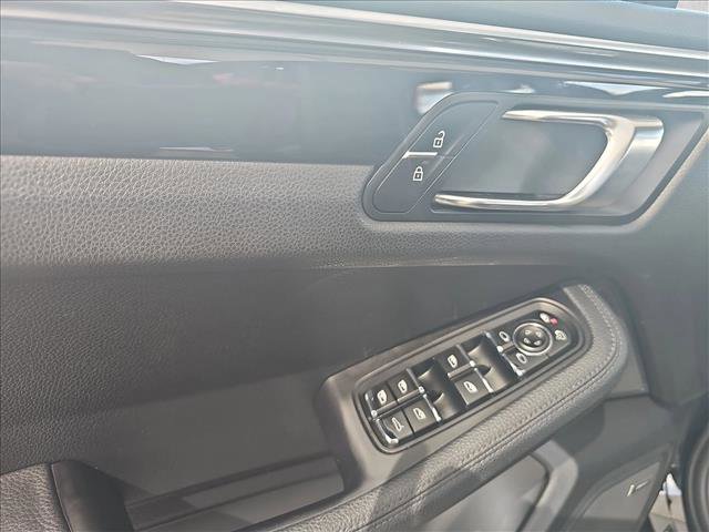 Used 2021 Porsche Macan image 19