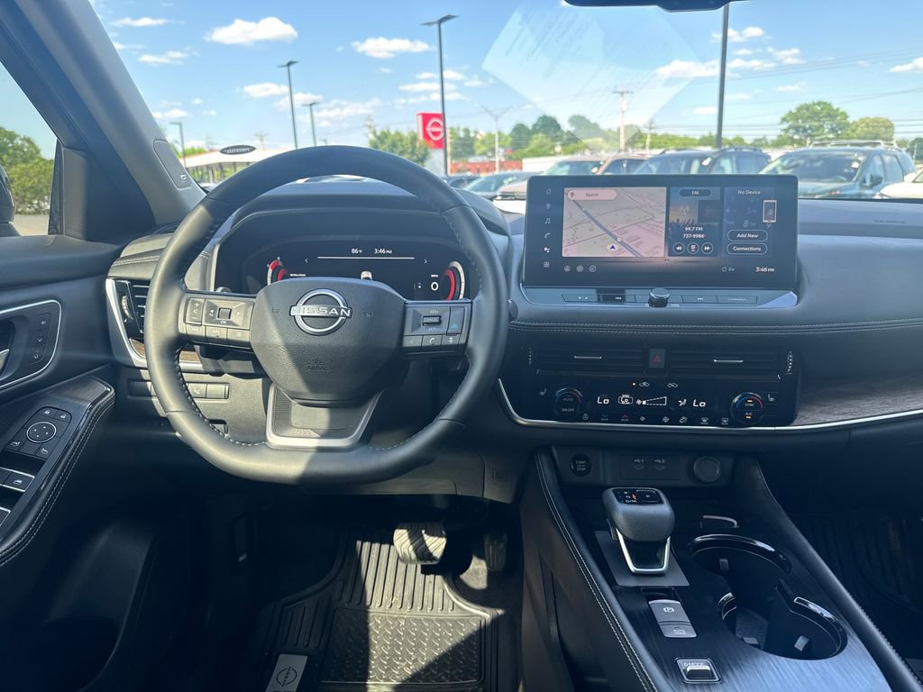 Used 2025 Nissan Rogue Platinum w/ Platinum Premium Package FWD image 24