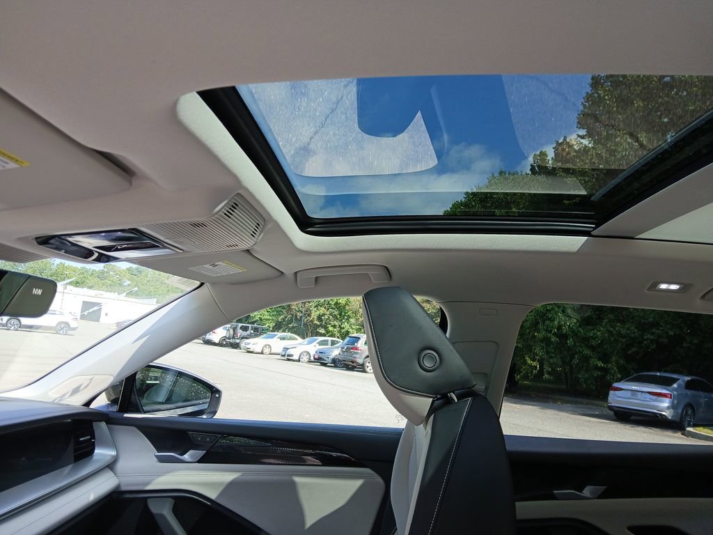 New 2025 Volkswagen Tiguan SE image 20