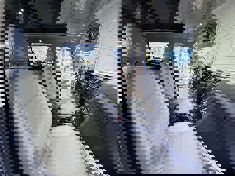 Used 2021 Volkswagen Tiguan SE w/ Panoramic Sunroof Package AWD/4WD image 15