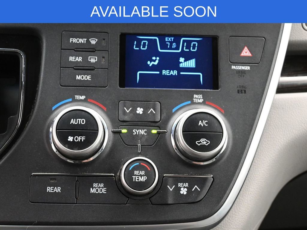 Used 2015 Toyota Sienna XLE AWD/4WD image 22