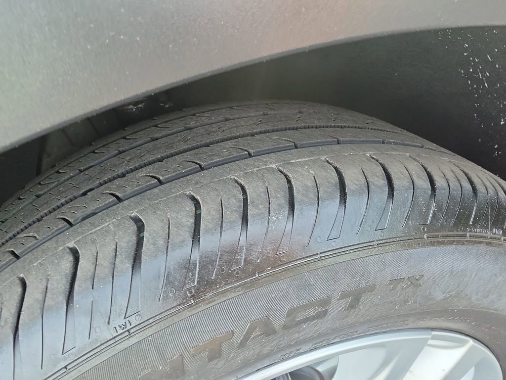 Used 2024 Buick Envista Preferred w/ Advanced Safety Package image 30