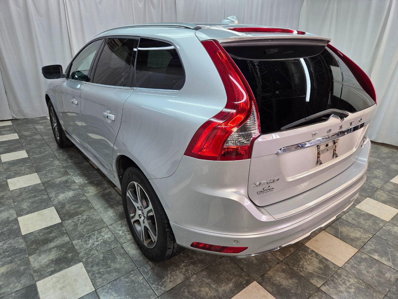Used 2015 Volvo XC60 T6 image 6