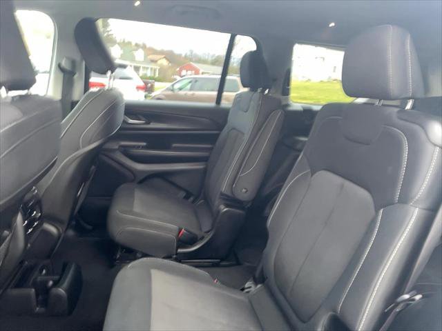 Certified 2023 Jeep Grand Cherokee L Laredo image 10