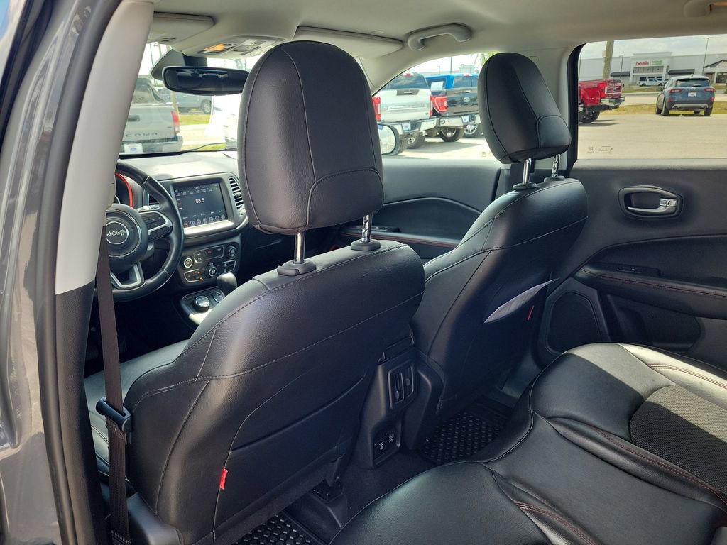 Used 2020 Jeep Compass Trailhawk w/ Cold Weather Group AWD/4WD image 13