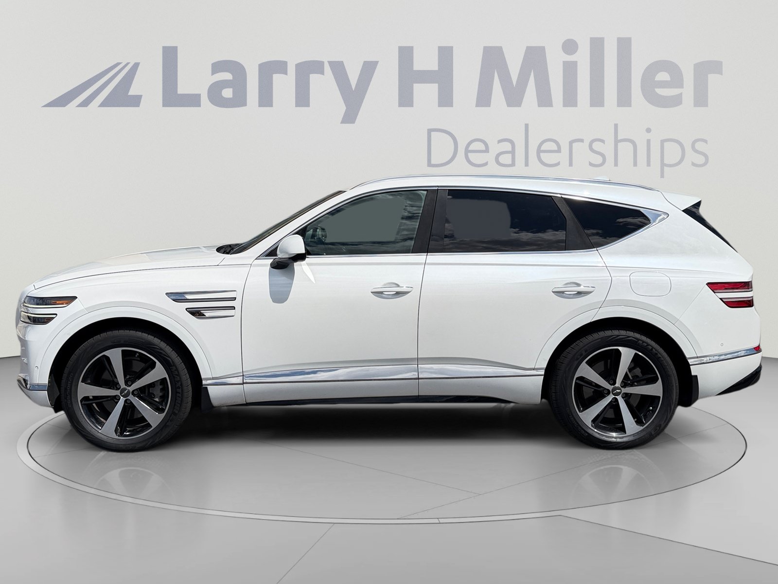 Used 2021 Genesis GV80 2.5T w/ Advanced Package 02 AWD/4WD image 2