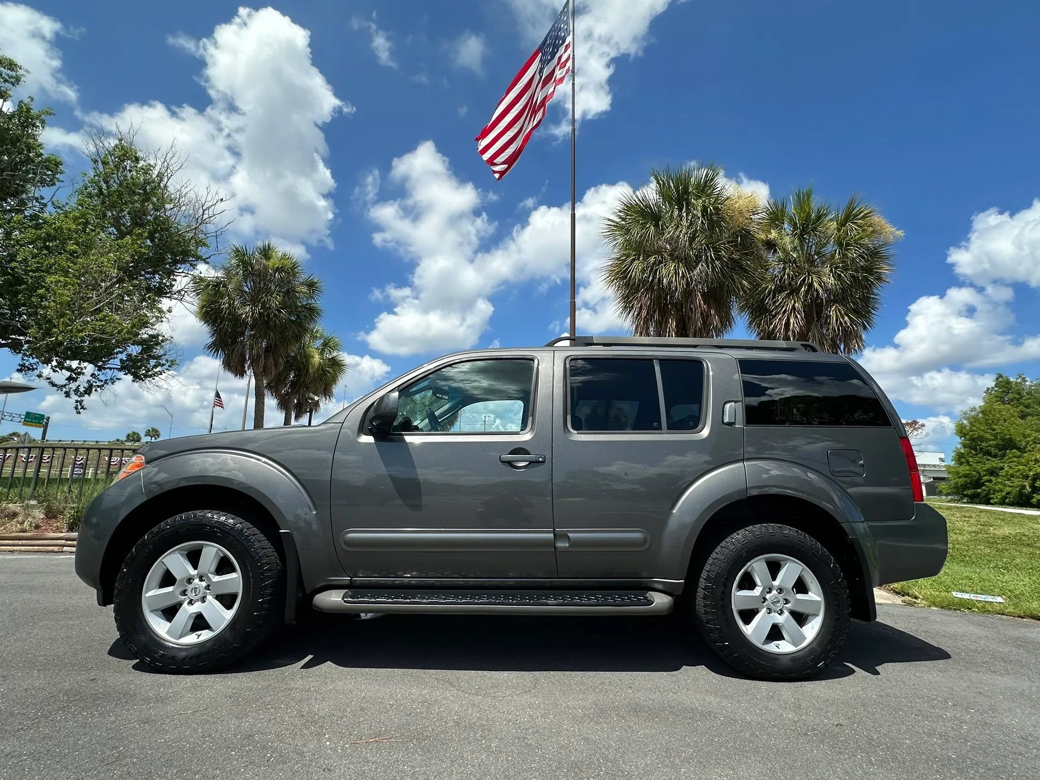 Used 2008 Nissan Pathfinder SE AWD/4WD image 46
