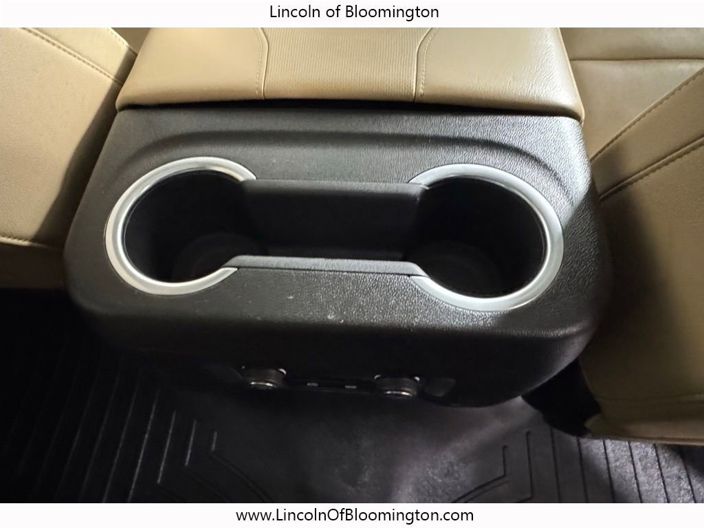 Used 2021 Chevrolet Suburban Premier w/ Premium Package image 21