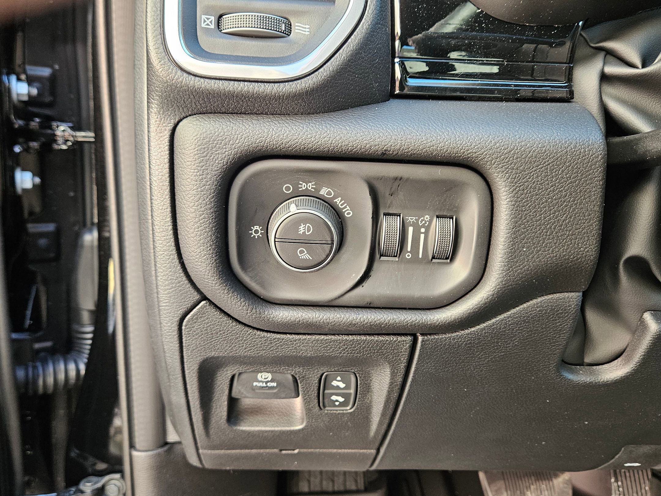 New 2026 RAM 1500 Laramie w/ Night Edition image 17