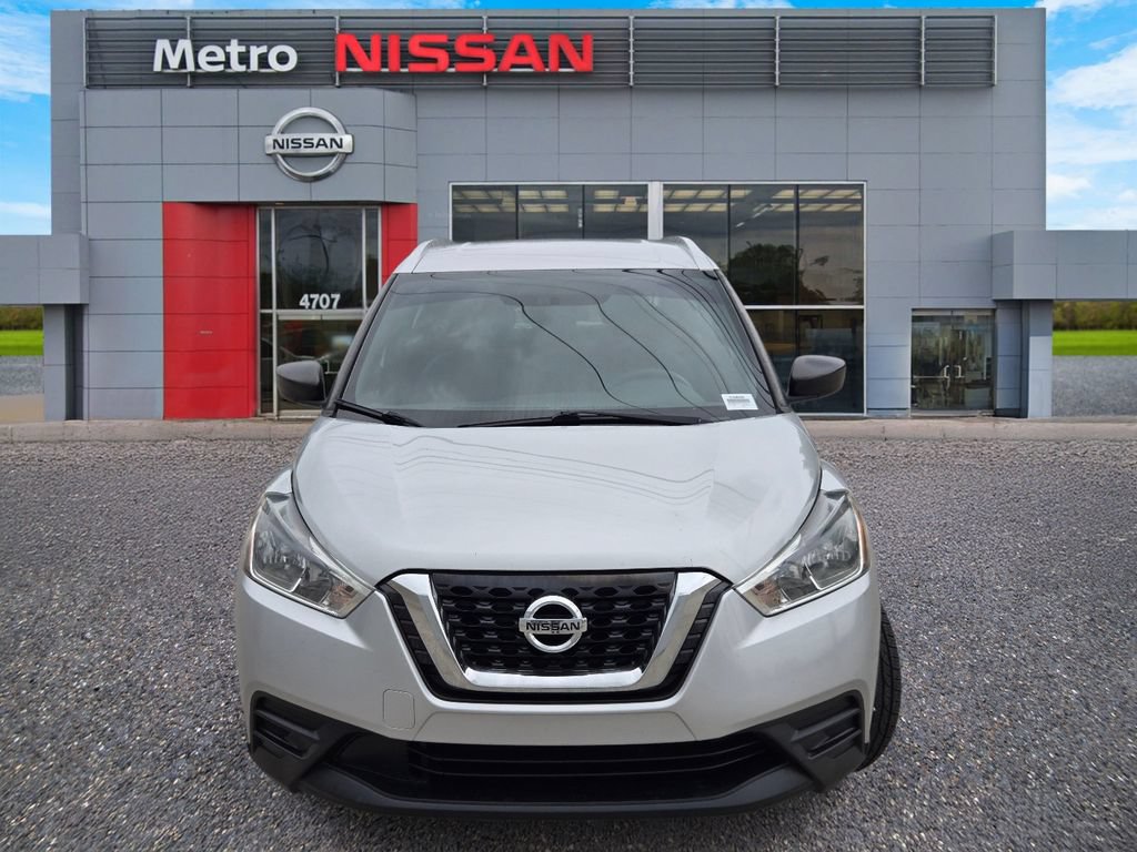 Used 2019 Nissan Kicks S FWD image 2