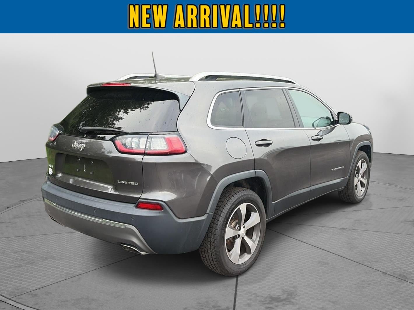 Used 2019 Jeep Cherokee Limited AWD/4WD image 7