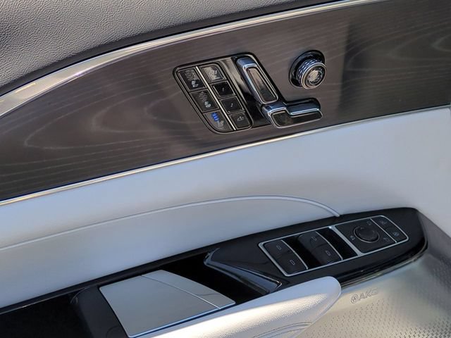 Certified 2024 Cadillac Lyriq Luxury RWD image 23
