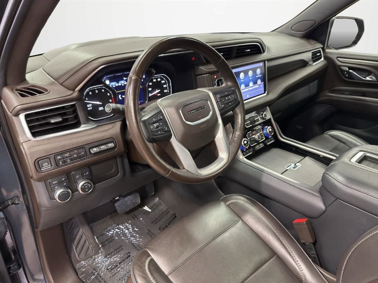 Used 2021 GMC Yukon Denali w/ Denali Premium Package image 15