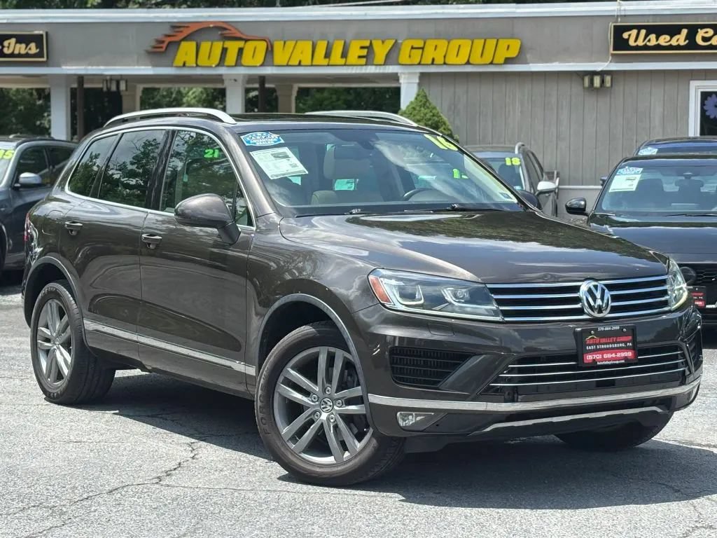 Used 2016 Volkswagen Touareg TDI AWD/4WD image 1