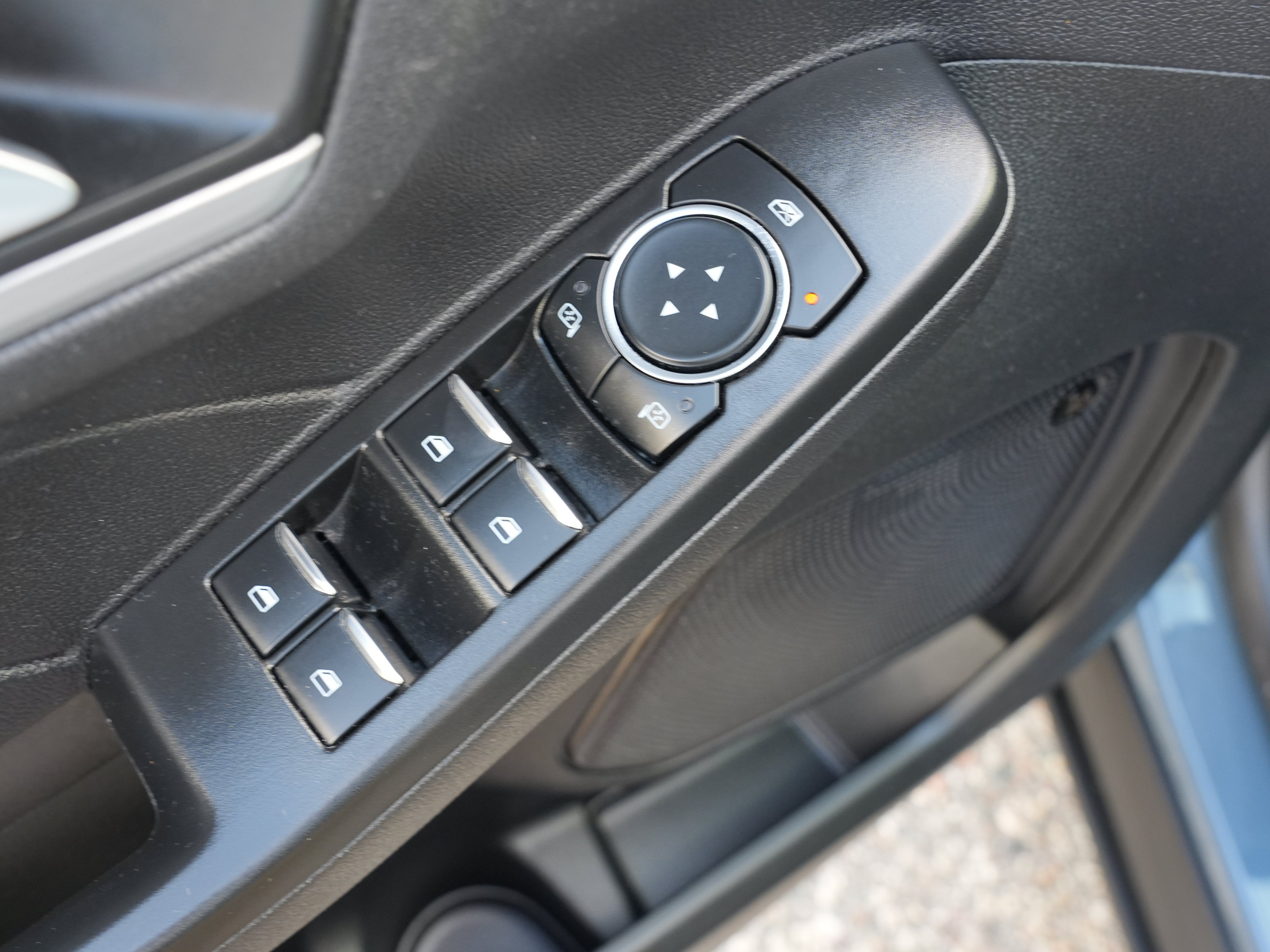Used 2025 Ford Escape Platinum w/ Premium Technology Package AWD/4WD image 19