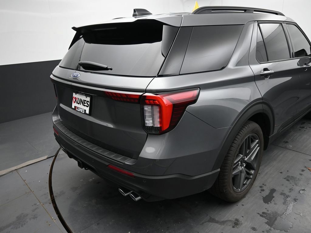 Used 2025 Ford Explorer ST w/ Sun And Sound Package image 15