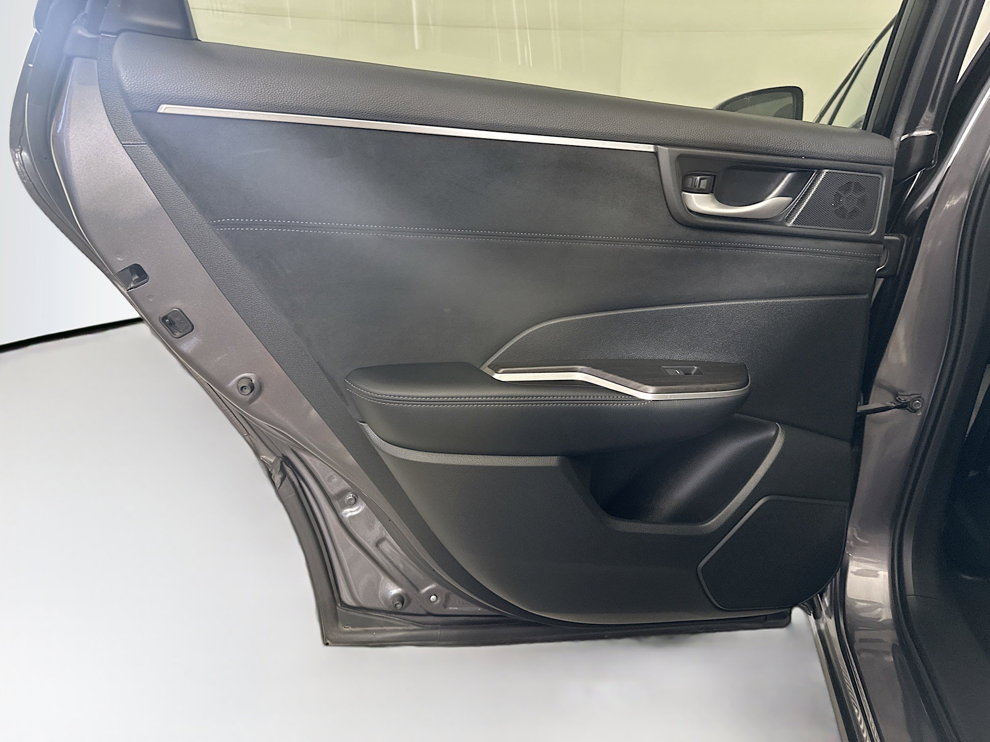 Used 2018 Honda Clarity Touring image 26