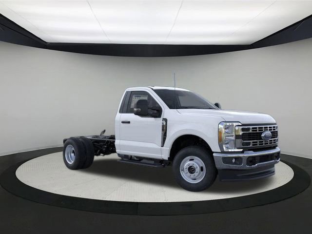 New 2025 Ford F350 XL w/ XL Chrome Package image 29