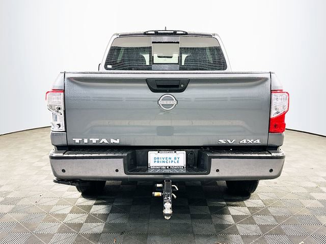 Used 2024 Nissan Titan SV w/ SV Convenience Package image 7