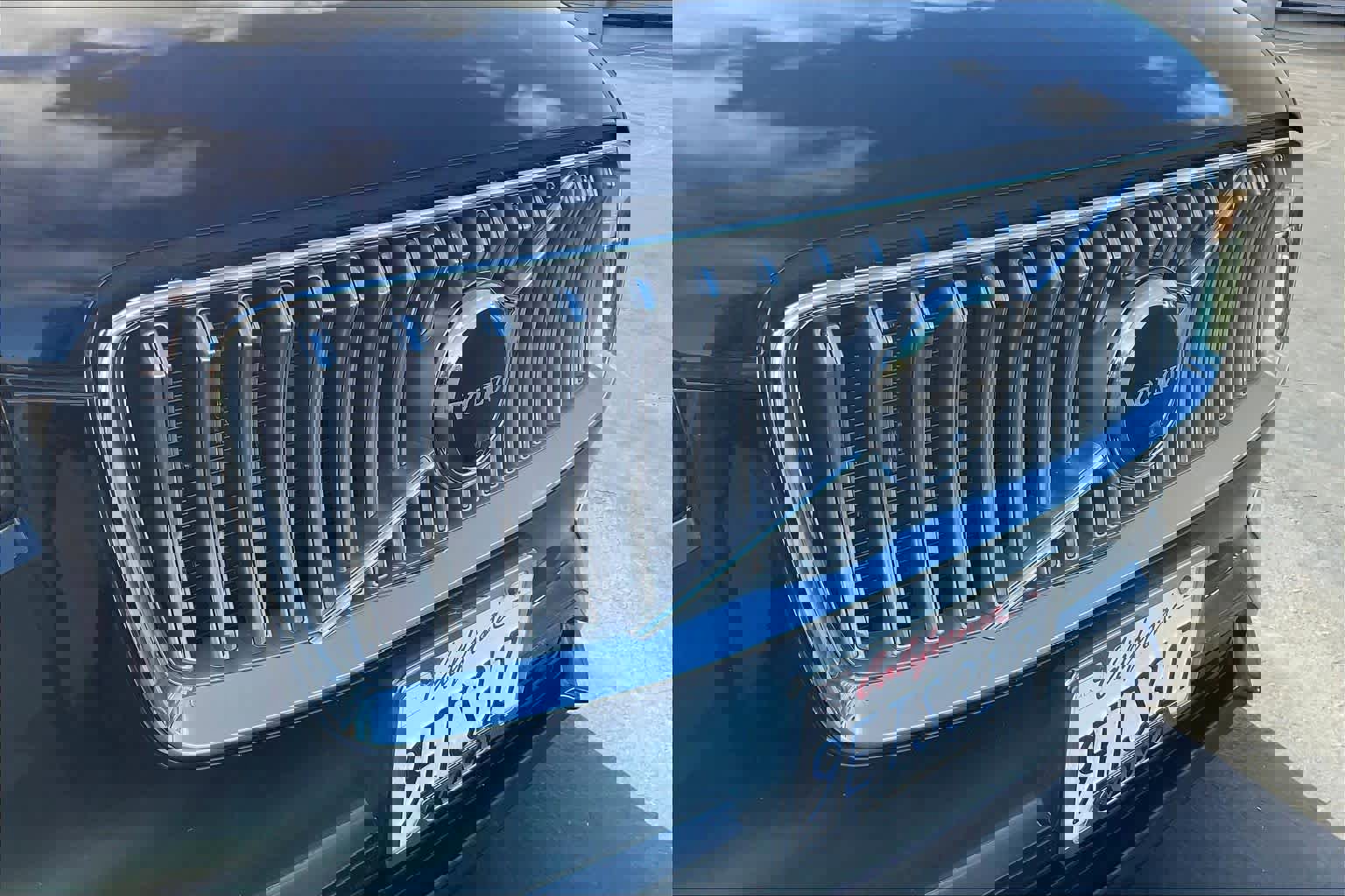 Used 2023 Volvo XC90 T8 Ultimate w/ Lounge Package image 34