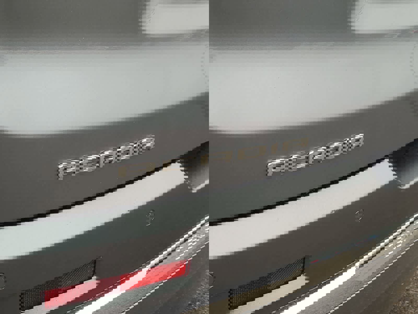 Used 2021 GMC Acadia Denali w/ Denali Technology Package image 15