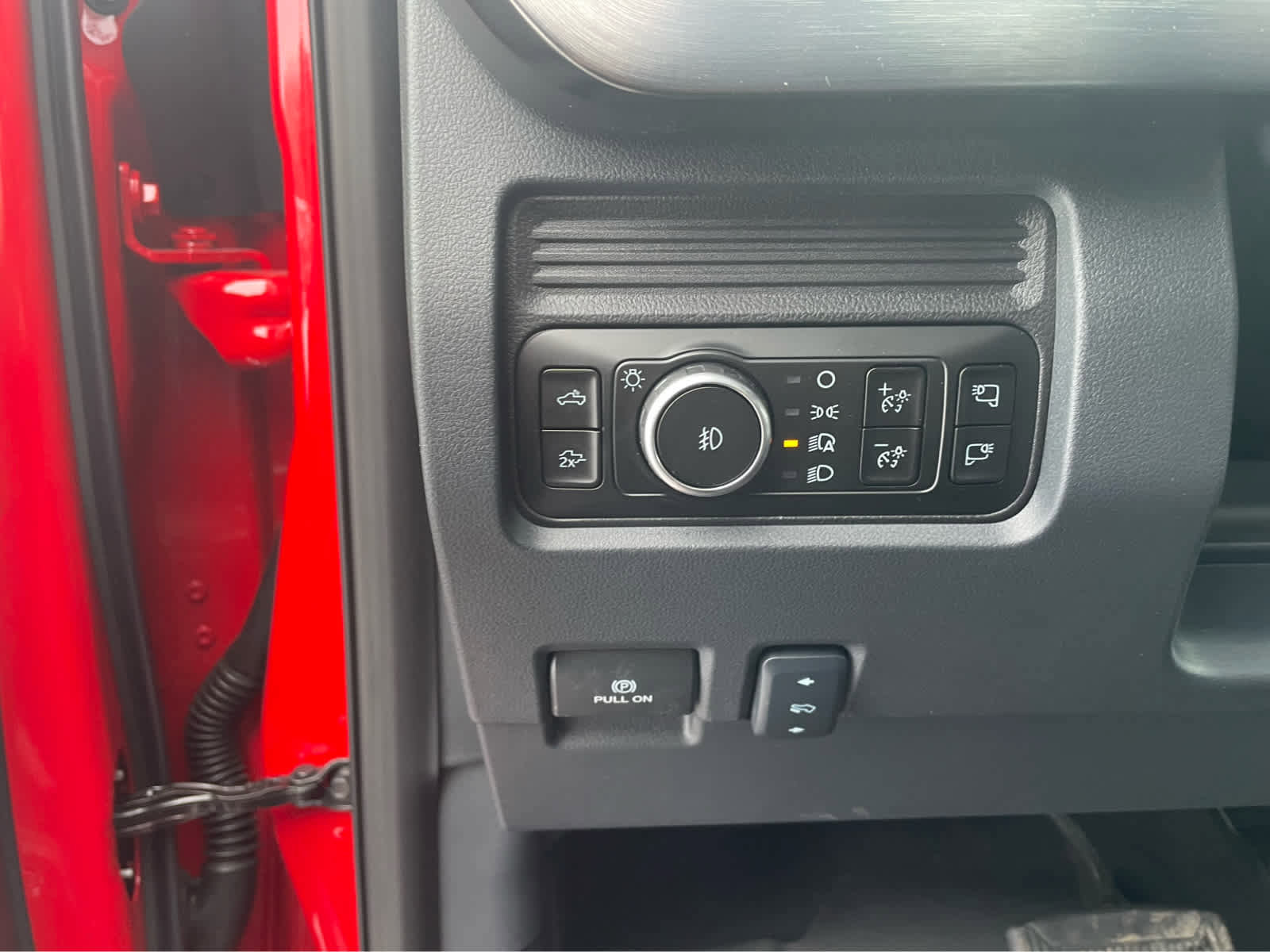 Used 2026 Ford F350 Lariat w/ FX4 Off-Road Package image 13