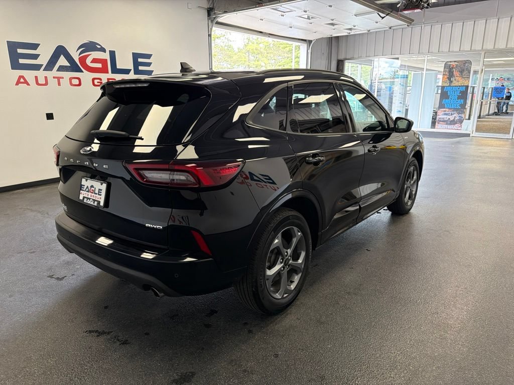 Used 2023 Ford Escape ST-Line w/ Tech Pack #1 AWD/4WD image 9