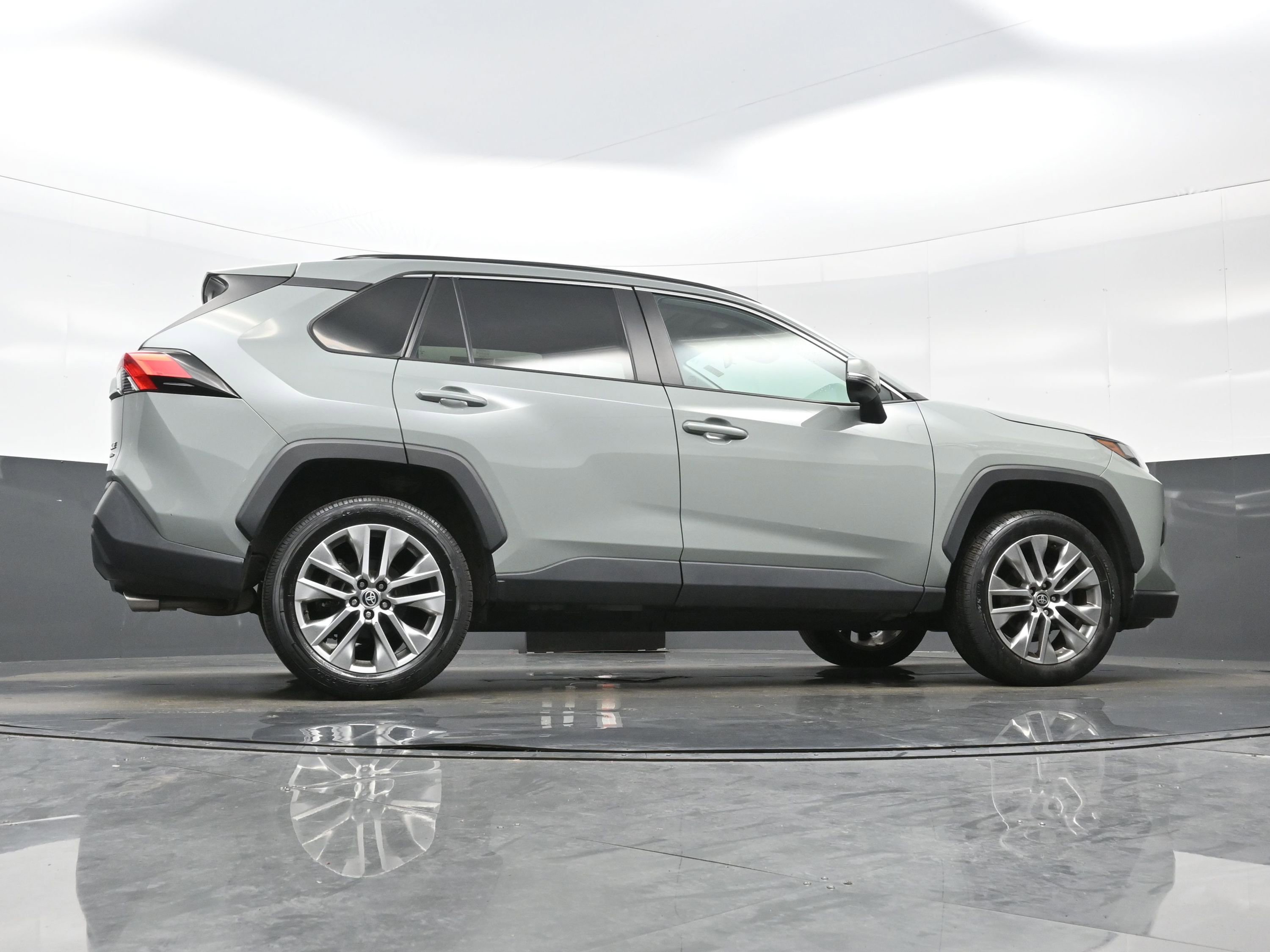 Used 2023 Toyota RAV4 XLE Premium AWD/4WD image 35