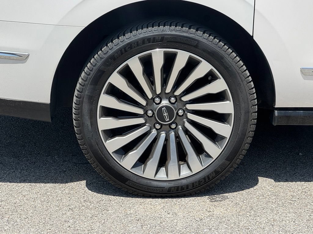 Used 2018 Lincoln Navigator L Reserve w/ Technology Package AWD/4WD image 7