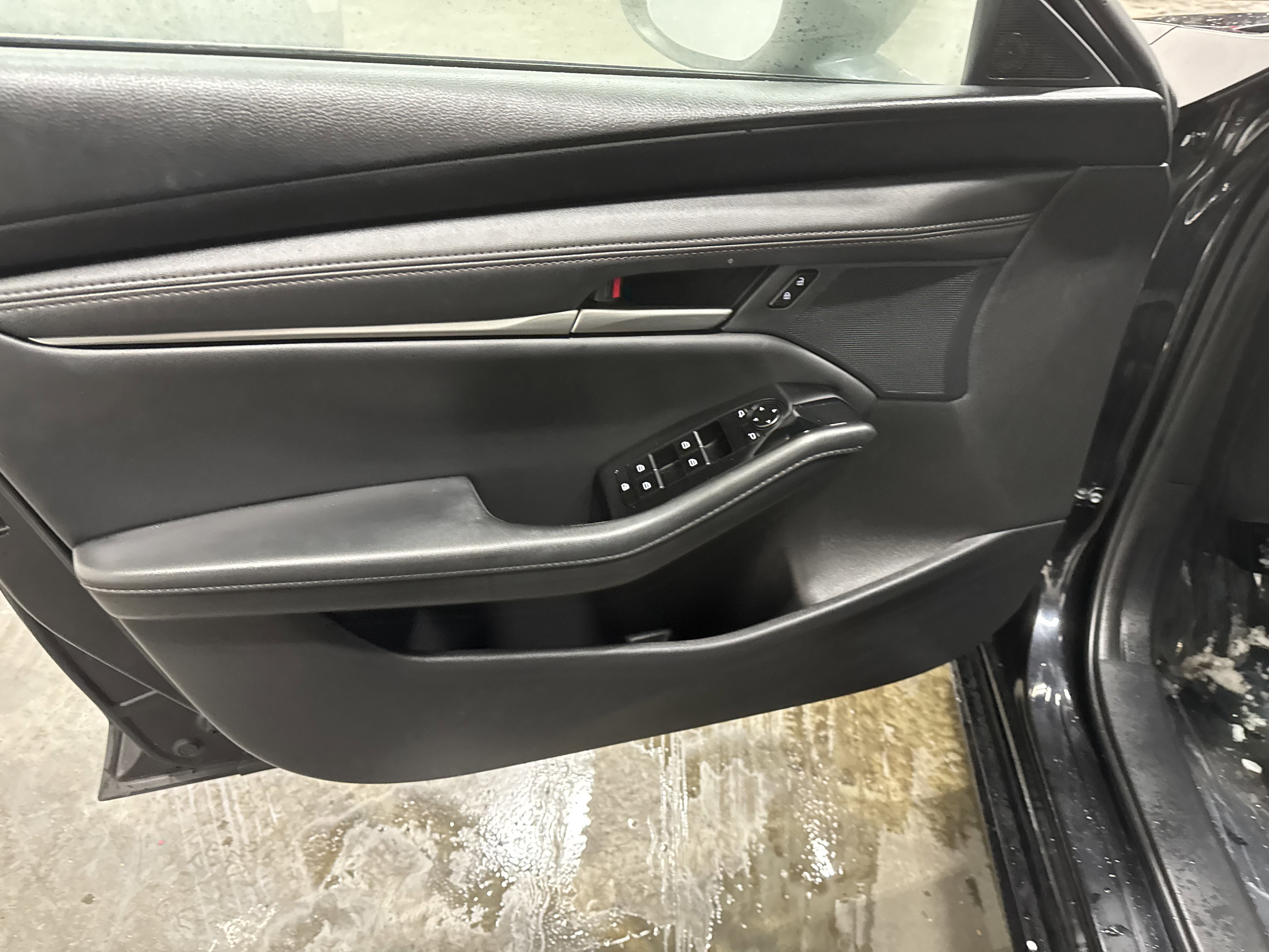 Used 2024 MAZDA MAZDA3 s image 22