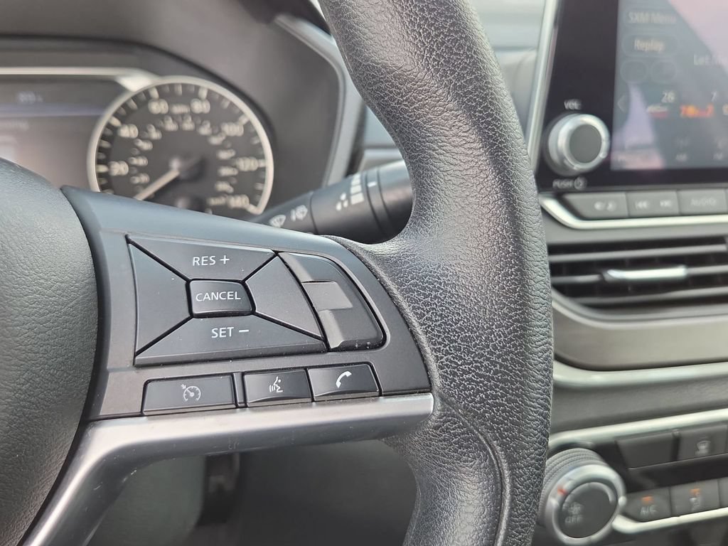 Used 2024 Nissan Altima 2.5 SV FWD image 19