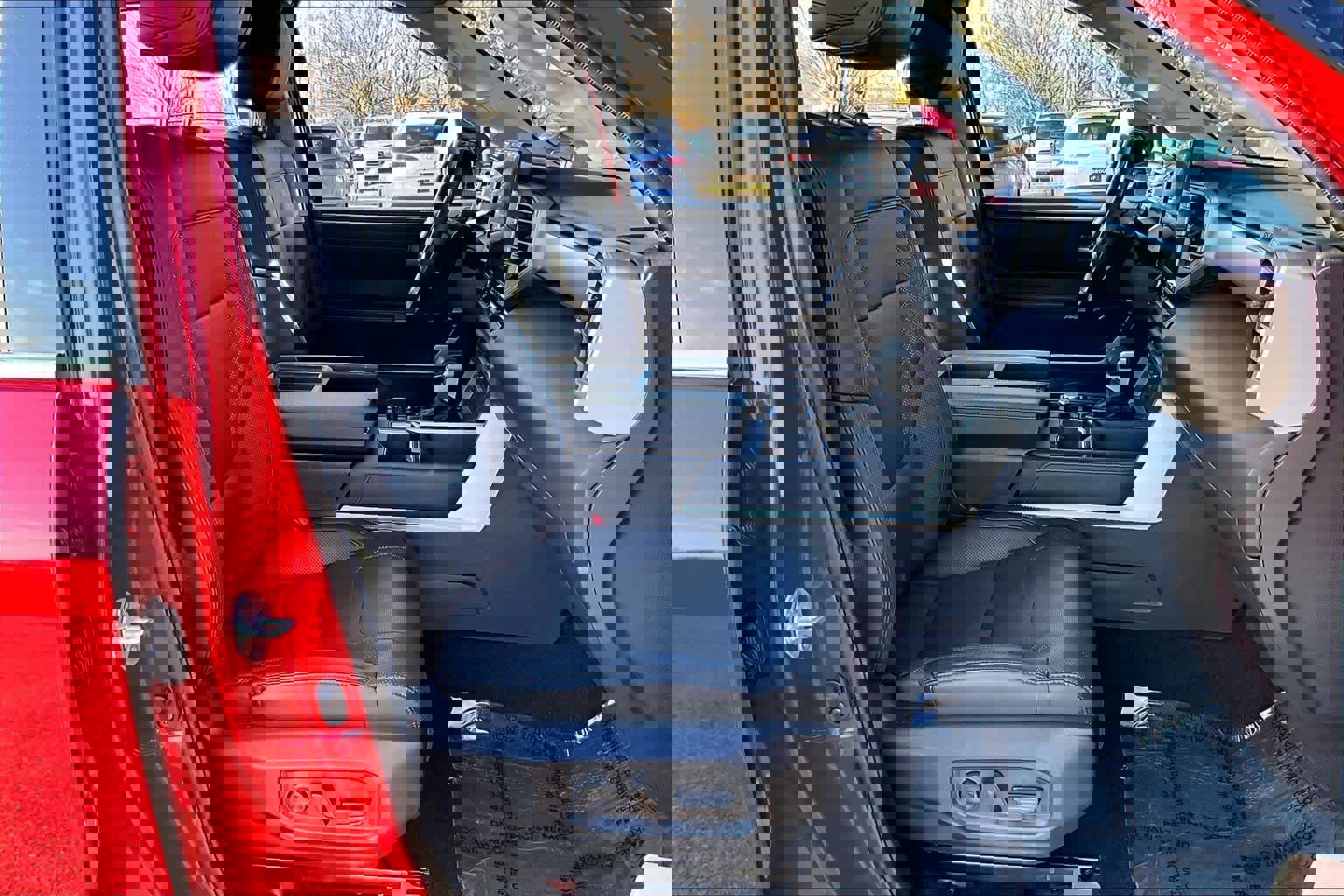 Used 2023 Toyota Tundra Limited image 8