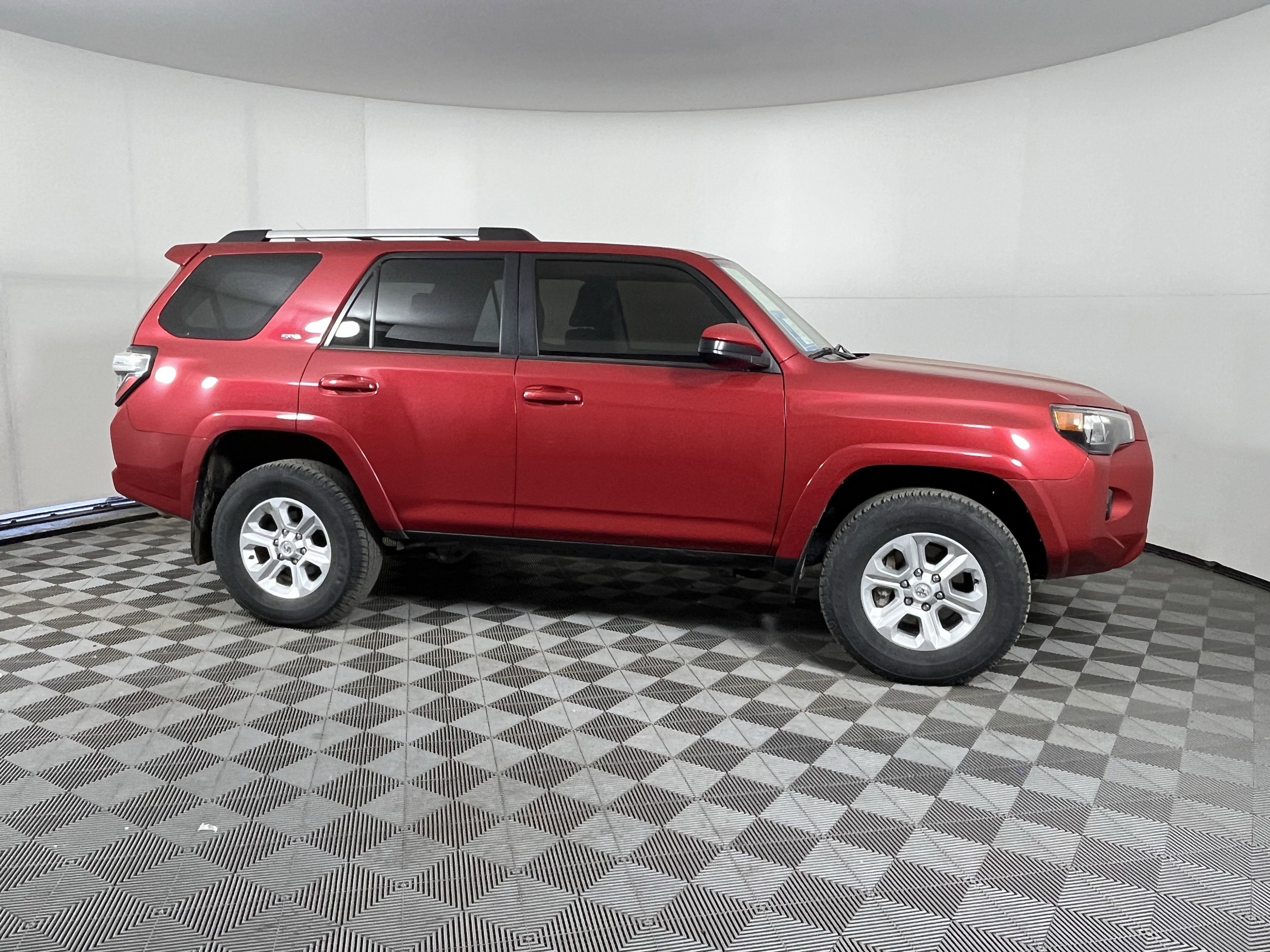 Used 2024 Toyota 4Runner SR5 AWD/4WD image 6