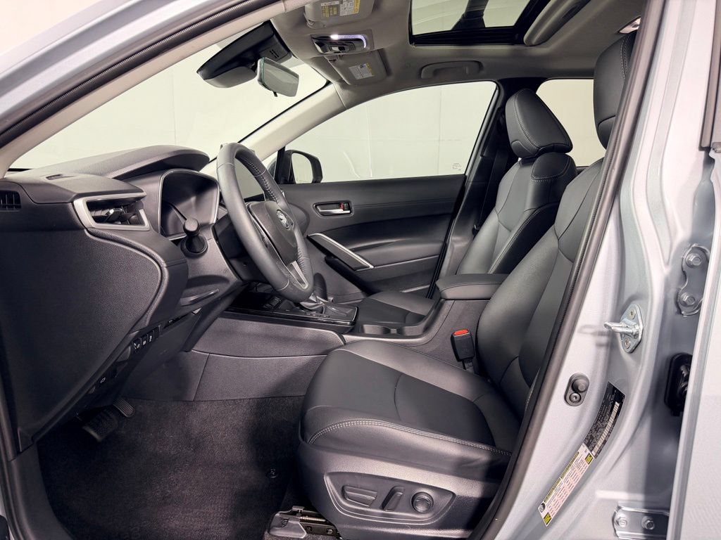 Used 2026 Toyota Corolla Cross XLE w/ Convenience Package FWD image 23