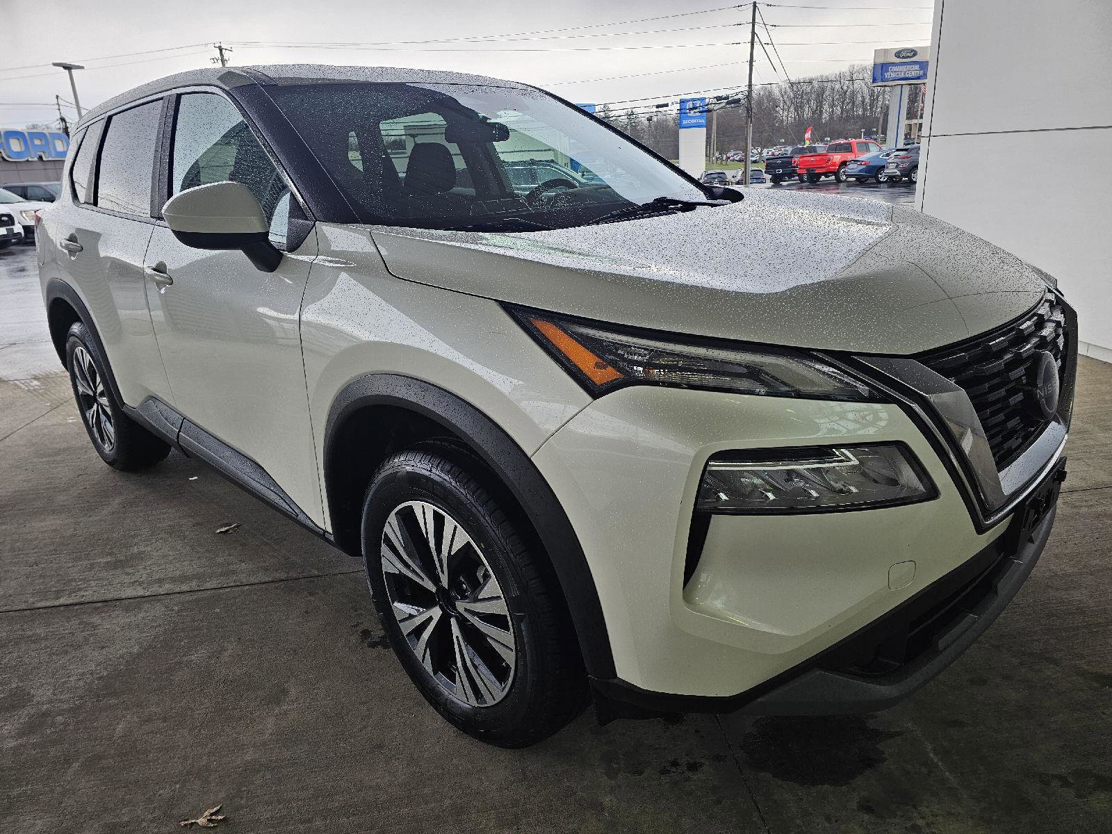 Used 2023 Nissan Rogue SV image 7