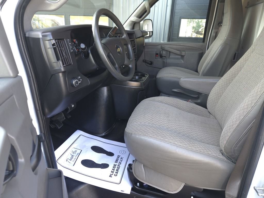 Used 2019 Chevrolet Express 3500 RWD image 16