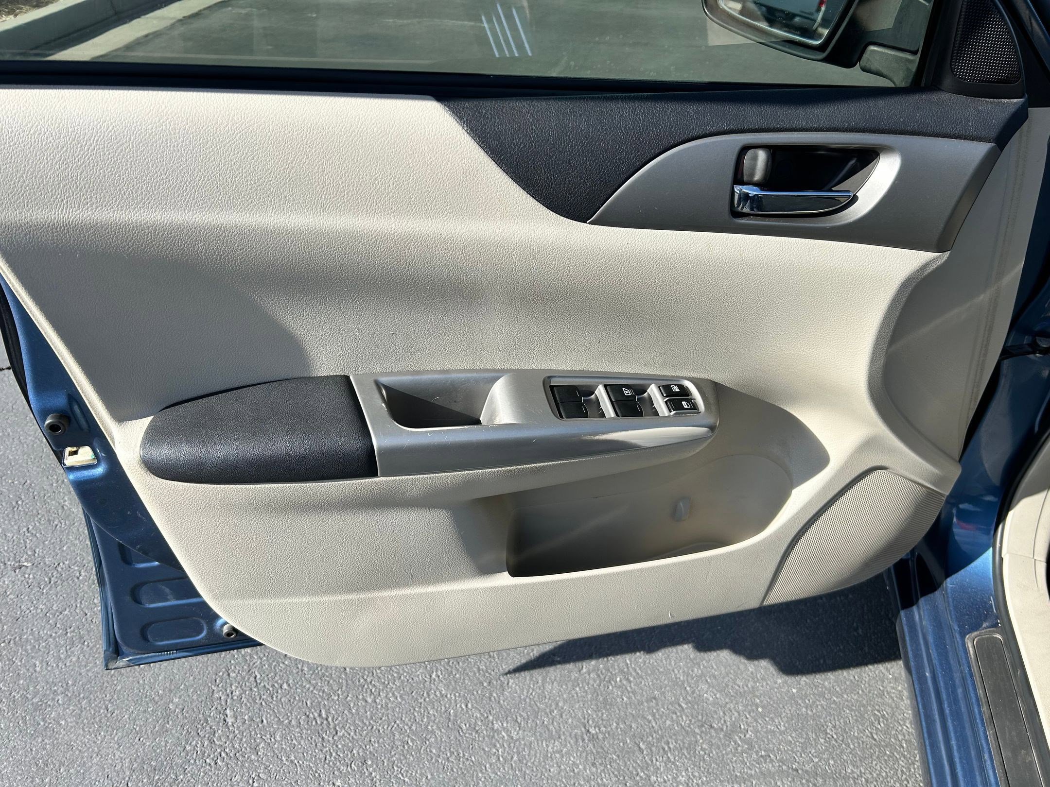 Used 2010 Subaru Impreza 2.5i Premium image 10