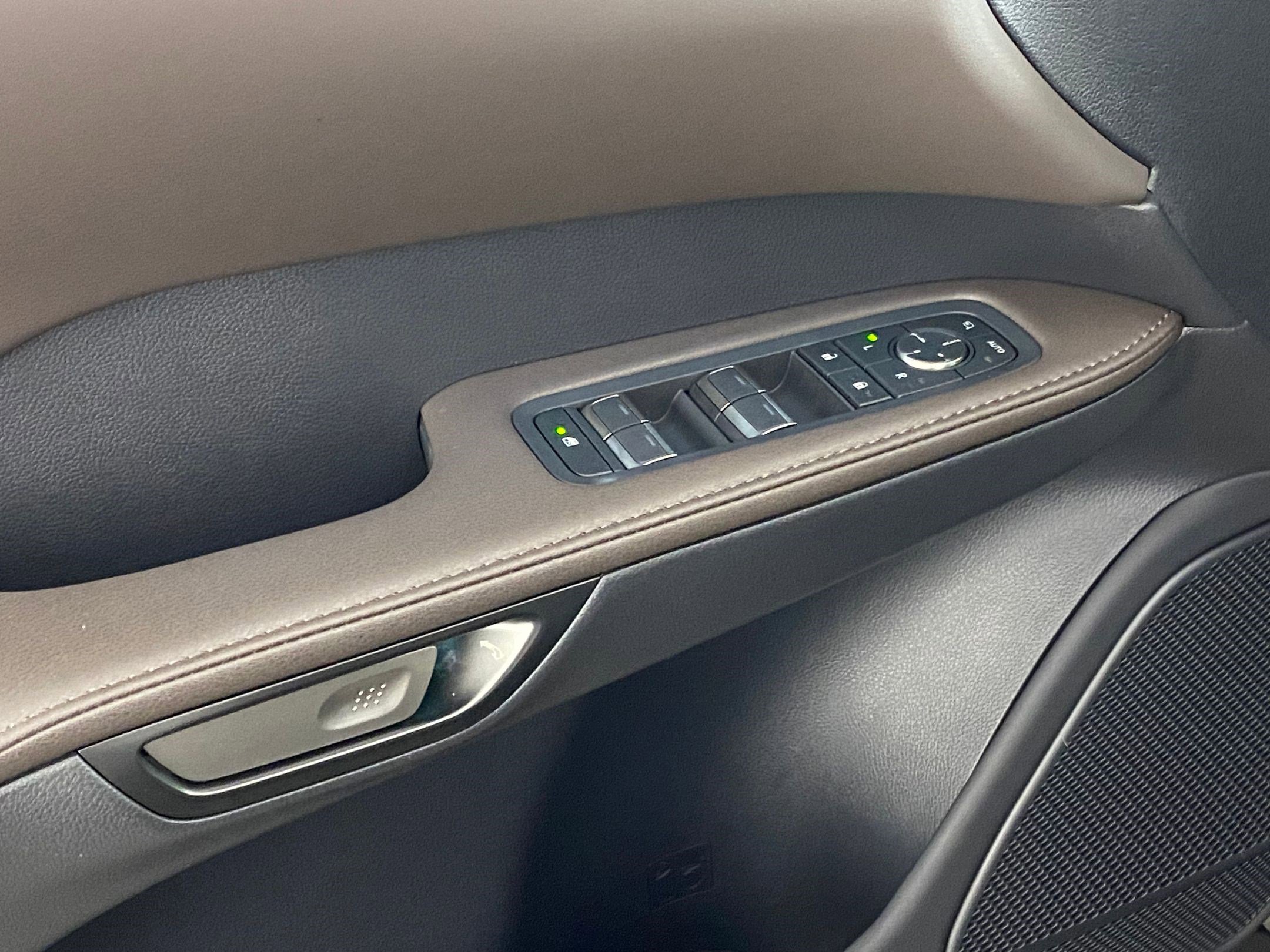 Used 2025 Lexus RX 450h AWD w/ Convenience Package image 24