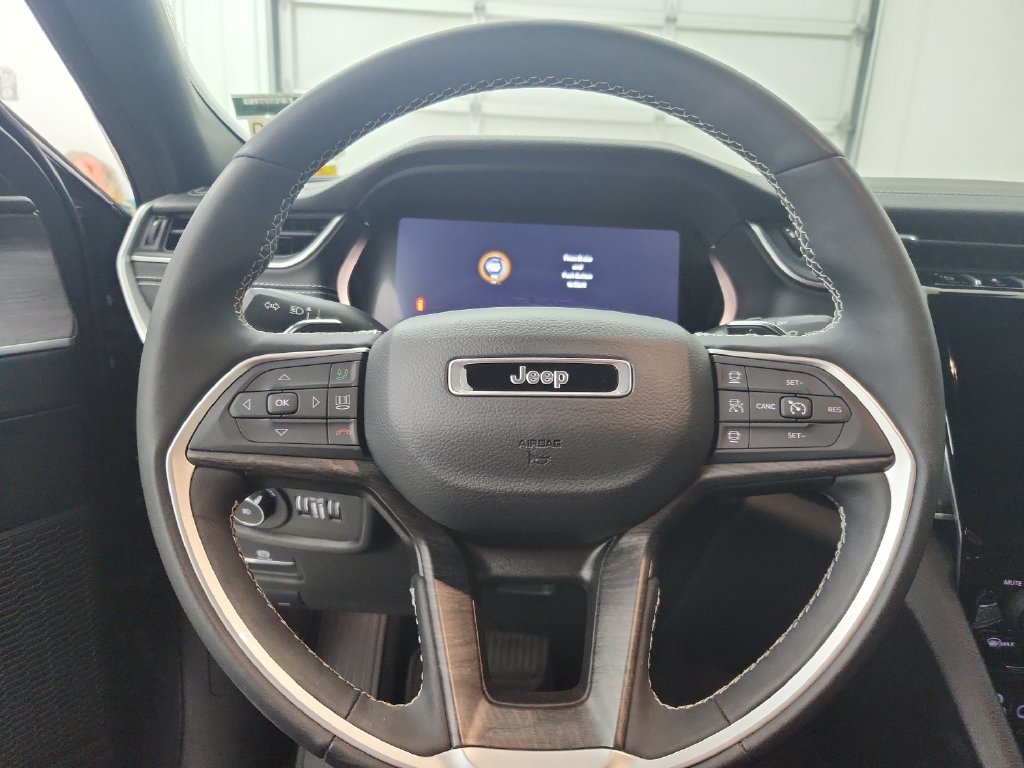 Certified 2024 Jeep Grand Cherokee Limited AWD/4WD image 25