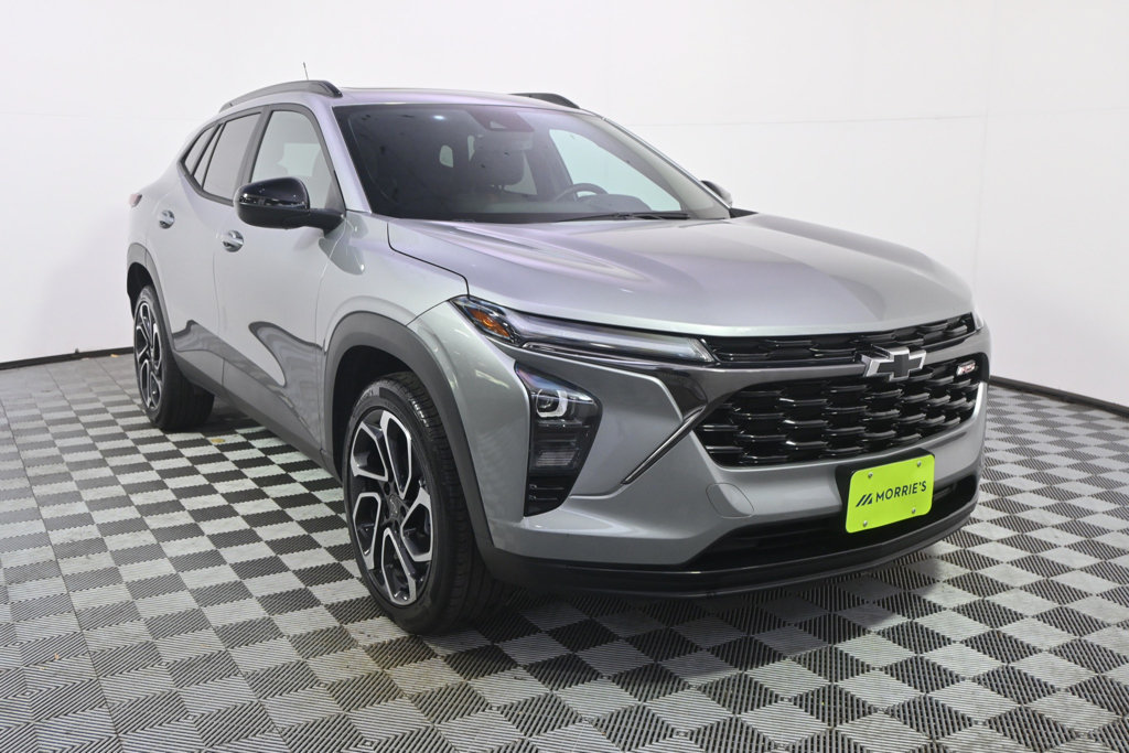 Used 2024 Chevrolet Trax RS w/ Sunroof Package FWD image 9
