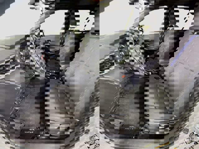 Used 2021 Toyota Corolla SE w/ Carpet Mat Package (TMS) image 19