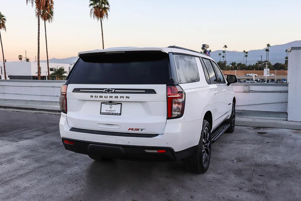 Used 2023 Chevrolet Suburban RST w/ Luxury Package RWD image 9
