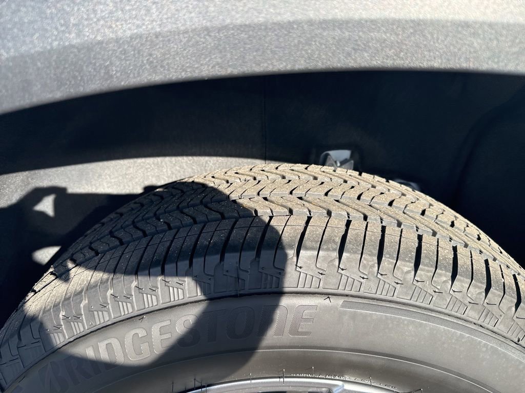 Used 2025 GMC Acadia Elevation FWD image 35
