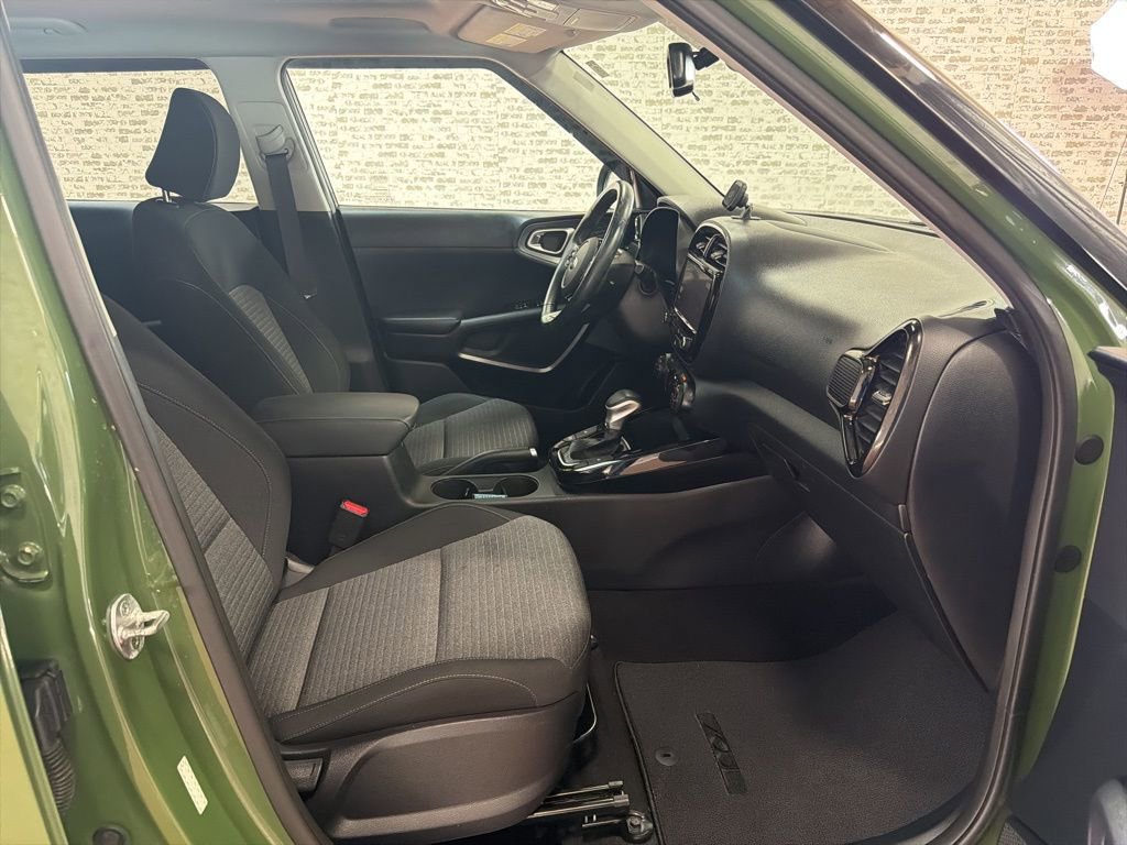 Used 2021 Kia Soul EX image 11