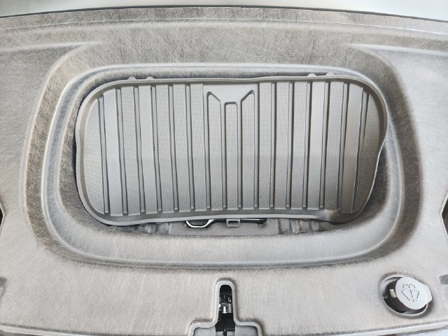Used 2026 Tesla Model Y AWD image 36