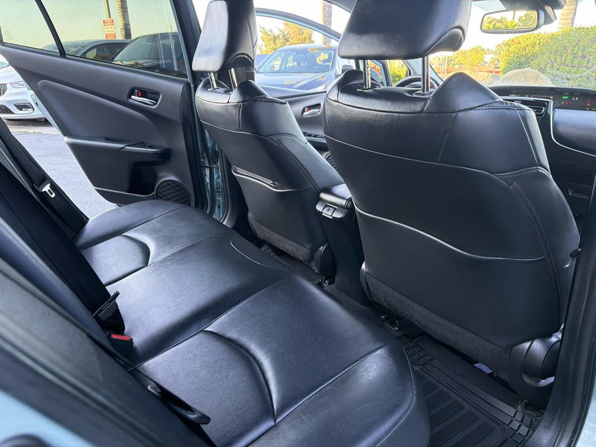 Used 2022 Toyota Prius XLE FWD image 21