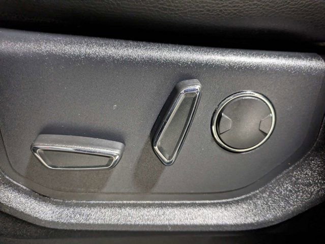 Used 2019 Ford Expedition Limited w/ Equipment Group 301A RWD image 22