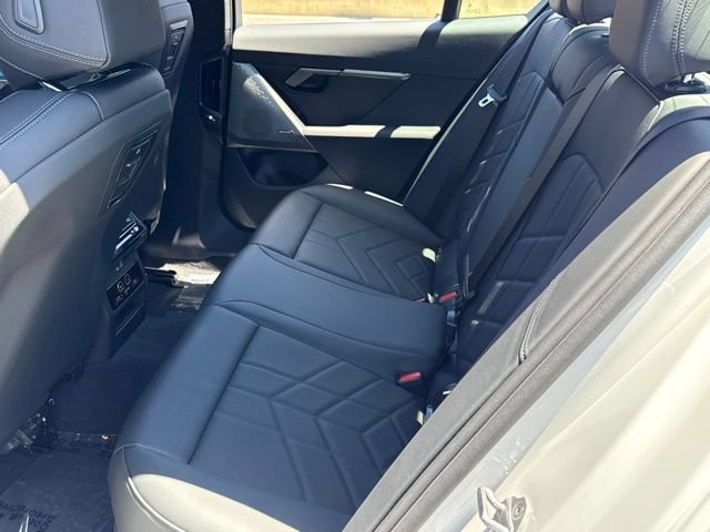Used 2026 BMW i5 eDrive40 w/ Premium Package RWD image 32