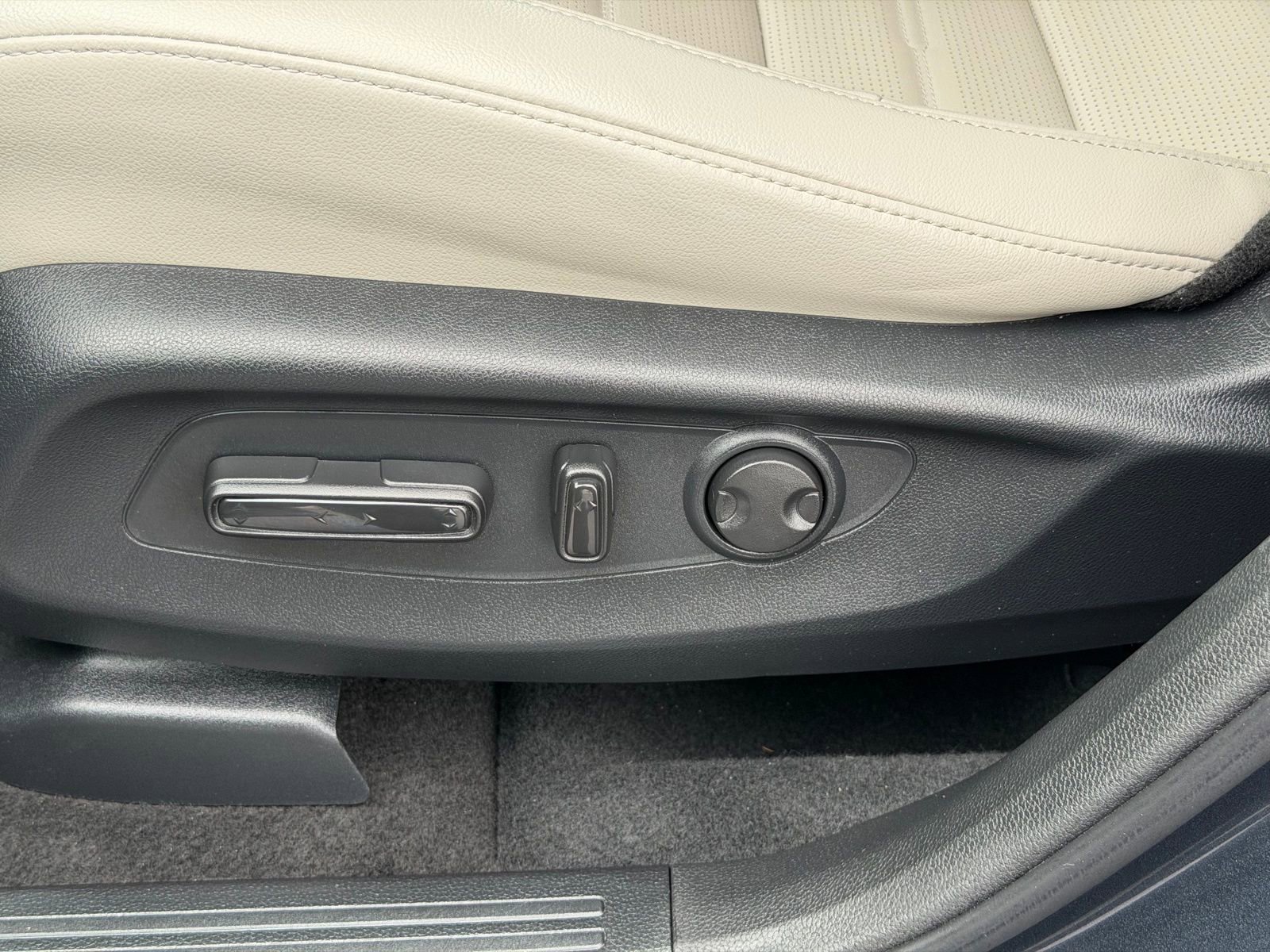 Used 2024 Honda CR-V EX-L image 16